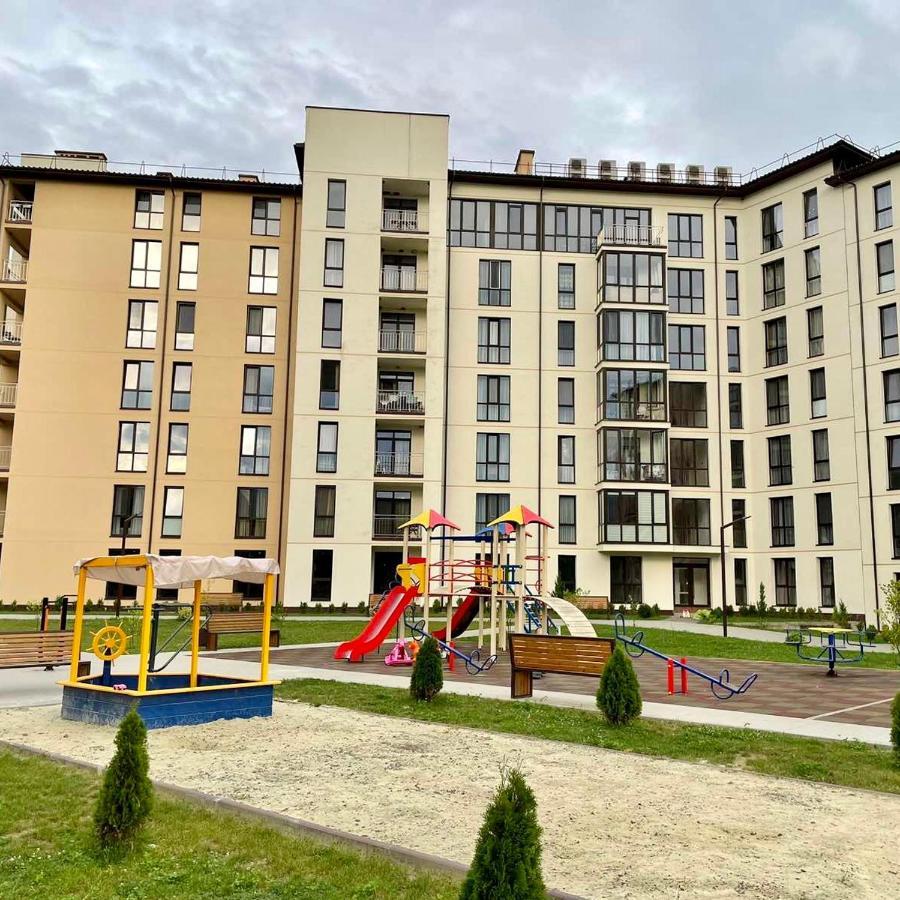 Aparthotel "Апартсервic" Жк Сонячний Квартал Solotschyn Exterior foto